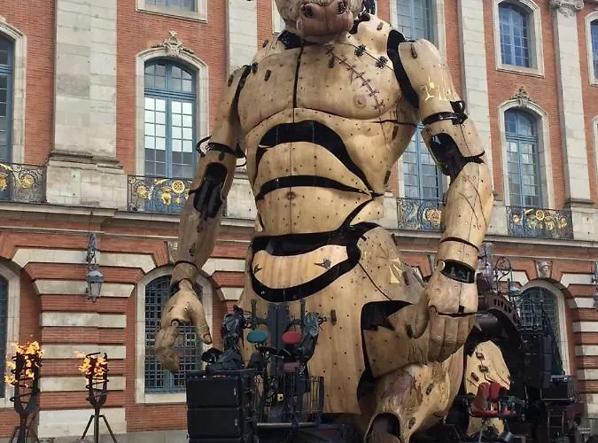 Spacieuse Dans Maison Art Deco Au Centre De Toulouse